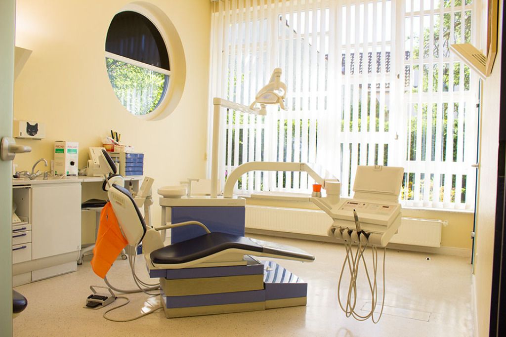 Behandlungszimmer der Zahnarztpraxis von Zahnarzt Kurt Stender aus Verden